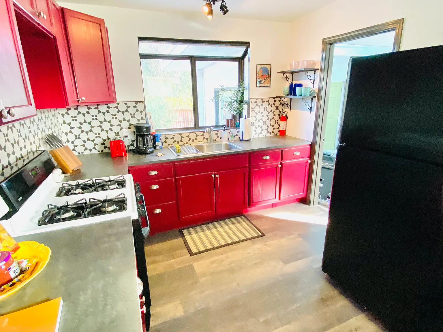 1 bed, 1200 sqft, $2,000 — Photo 3