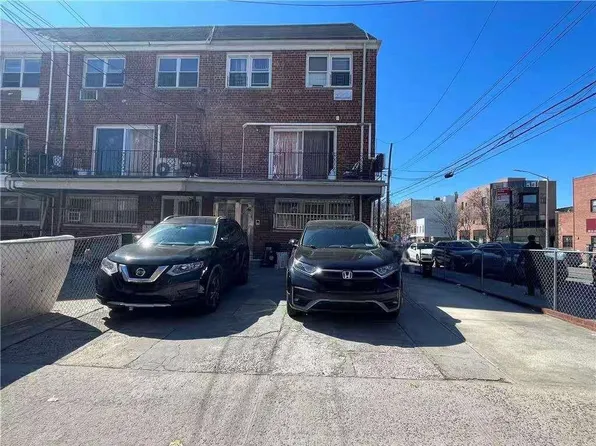 802 68th St, Brooklyn, NY 11220
