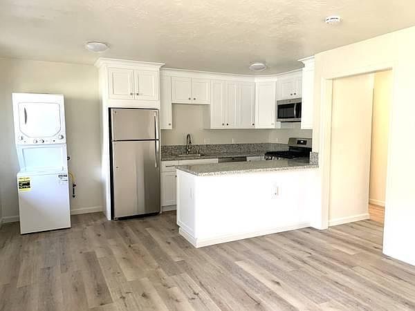 1st image of 191 Village Ct