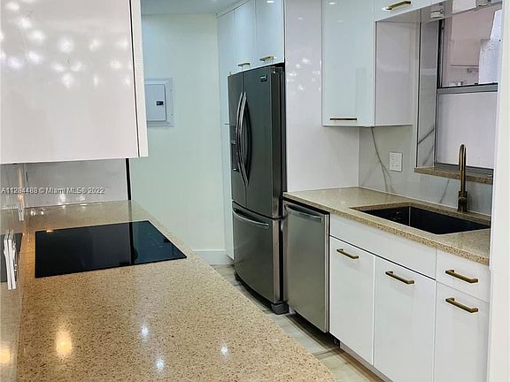 5th image of 1881 Washington Ave APT 6D