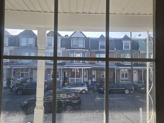 4th image of 622 N Front St #1