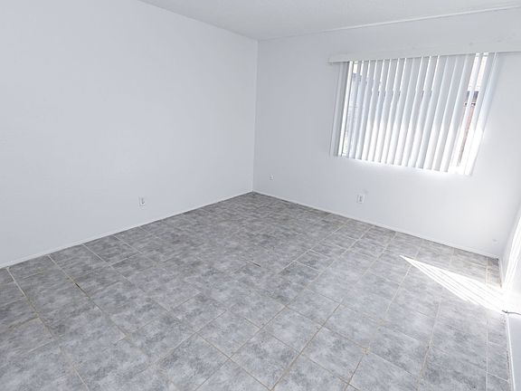 4th image of 2209 Westholme Blvd #B