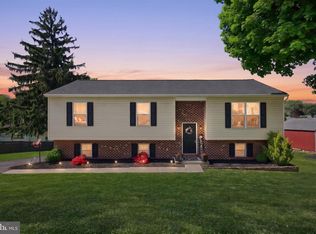 18 E High St, Yoe, PA 17313