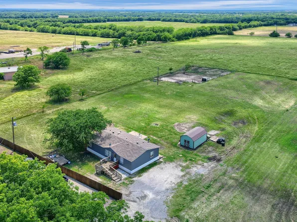 881 County Road 4625, Trenton, TX 75490