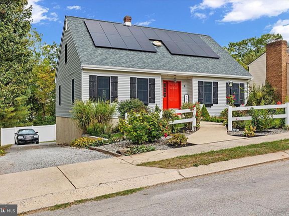 3rd image of 1769 Rainbow Cir