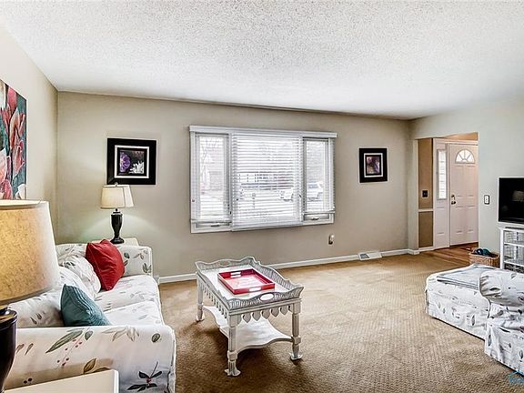 3rd image of 2331 Garden Creek Dr