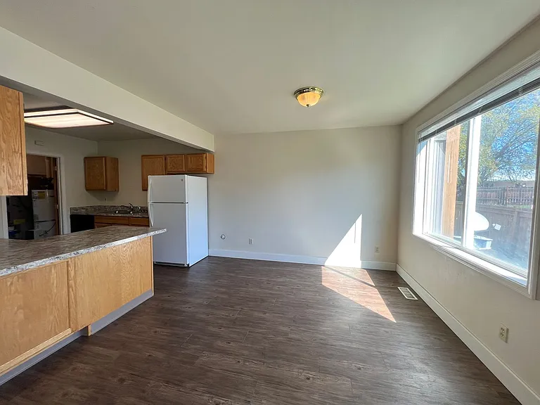 1308 N Brooklane St — Photo 9