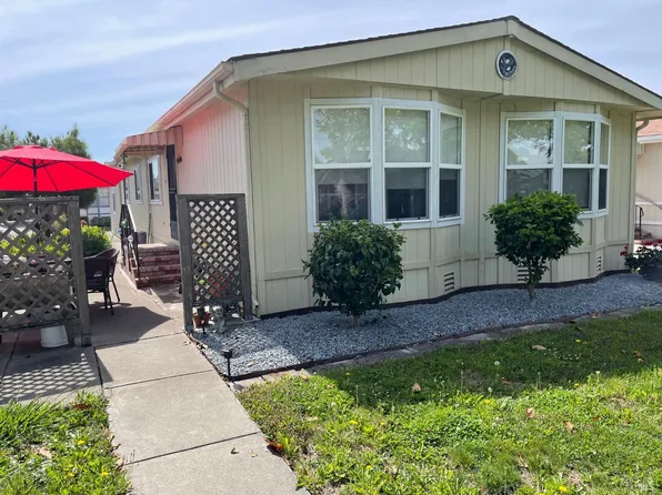 1558 Royal Oak Drive, Petaluma, CA 94954