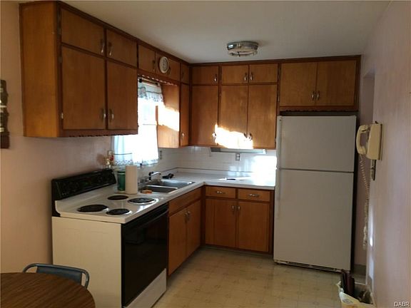 4th image of 2305 Hazel Ave