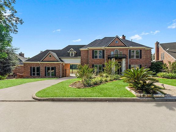 3rd image of 24611 W Kingscrest Cir