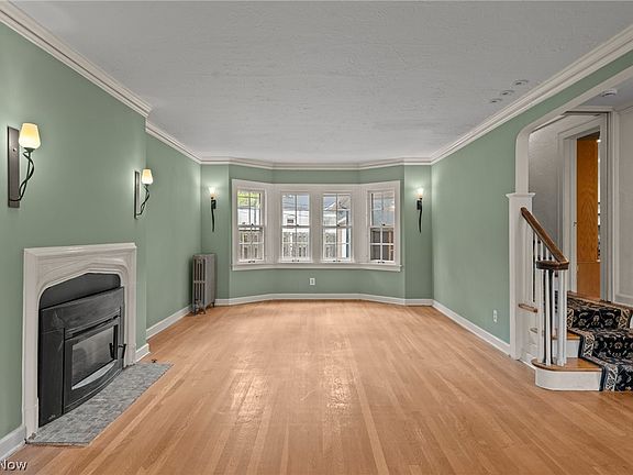 4th image of 2920 Huntington Rd