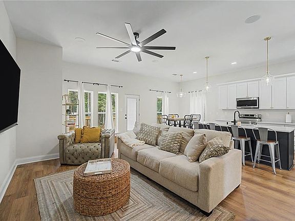 4th image of 30173 Nina Dr