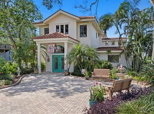 1632 Sea Breeze Dr, Tarpon Springs, FL 34689