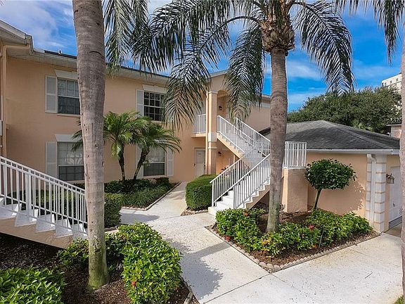 2nd image of 671 Wiggins Lake Dr APT 202