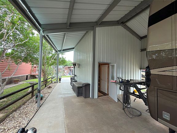 4th image of 419 Brazos Harbor Dr