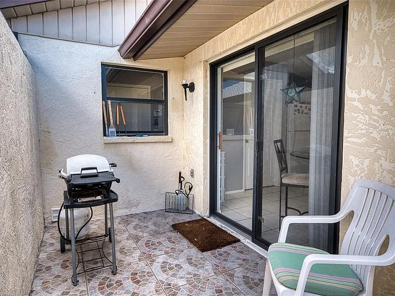 76 Sandstone Cir — Photo 17