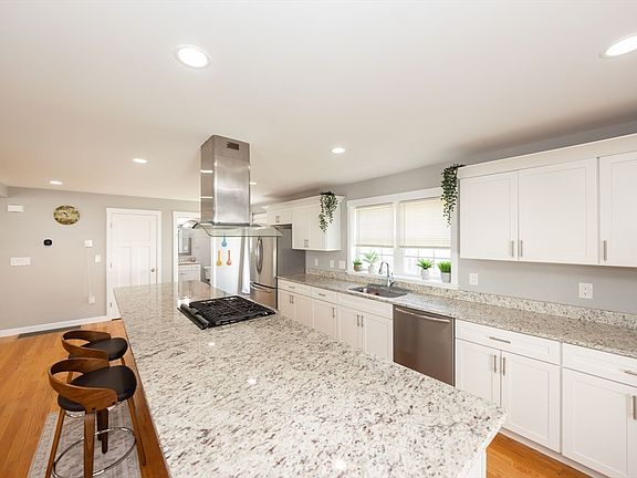 5th image of 18 Craftsman Ct #16