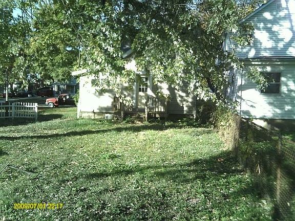 2nd image of 823 Maltby St