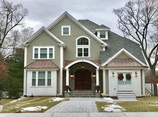 38 Hillcrest Pkwy, Winchester, MA 01890