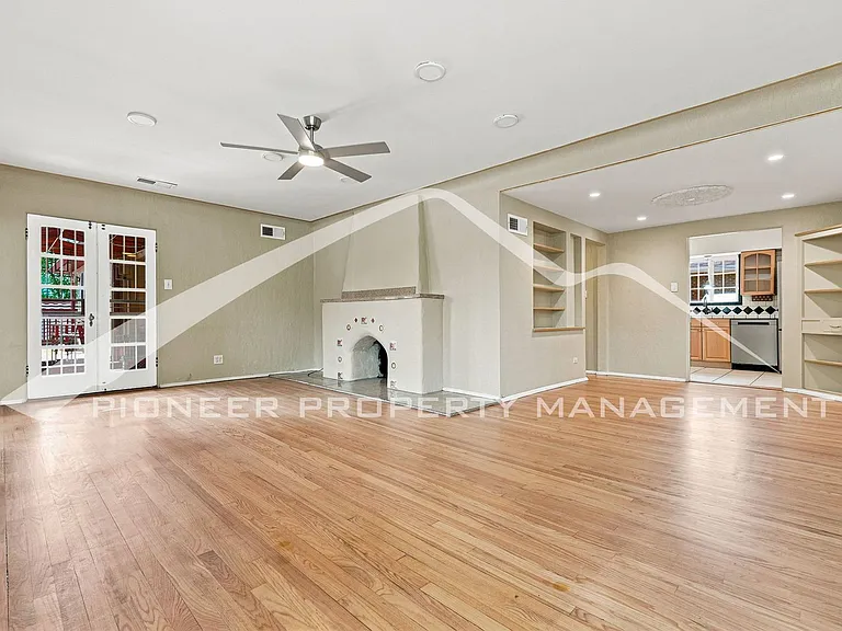 4215 W Byron Pl — Photo 4