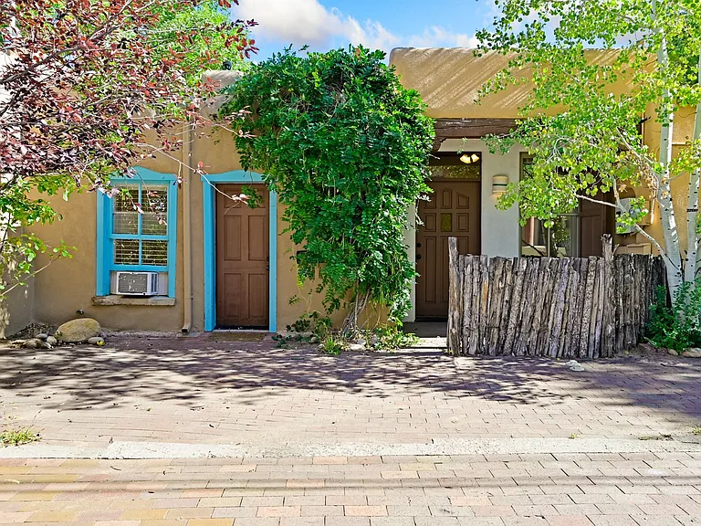 231A W Manhattan Ave — Photo 2