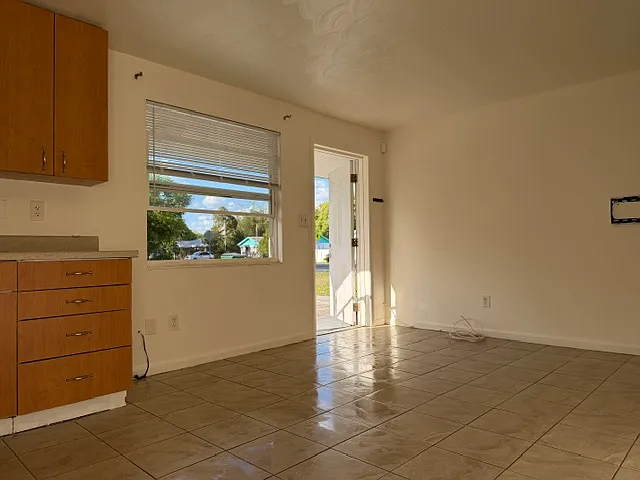 1 bed, 698 sqft, $1,100 — Photo 4