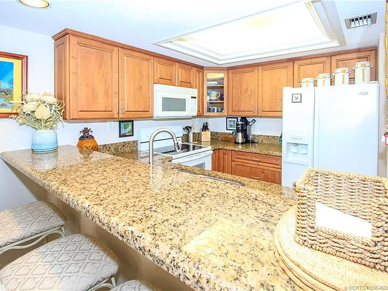 350 NE Edgewater Dr #202 — Photo 10