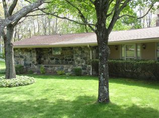 12 Jams Dr, Danbury, CT 06811