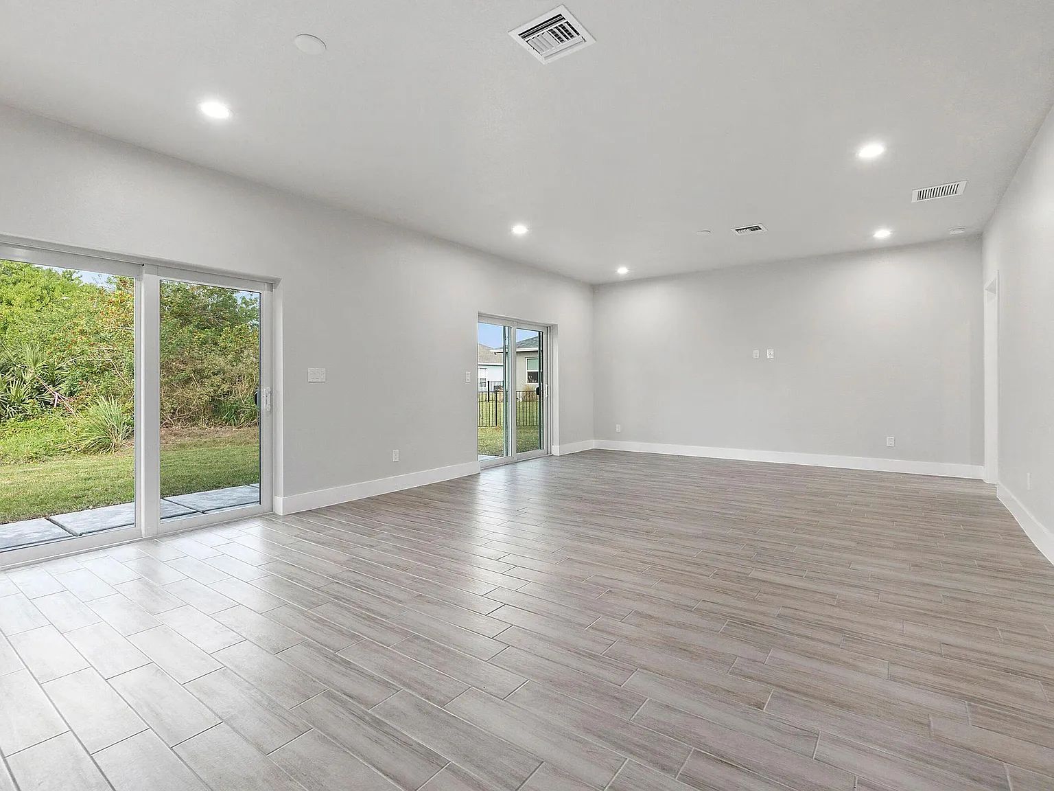 5 bed, 3.0 bath, 2824 sqft, $3,500 — Photo 3