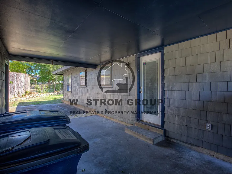 3905 Sanguinet St — Photo 31