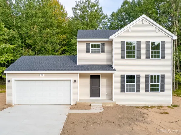 41 Tipperary Rd, Gladstone, MI 49837