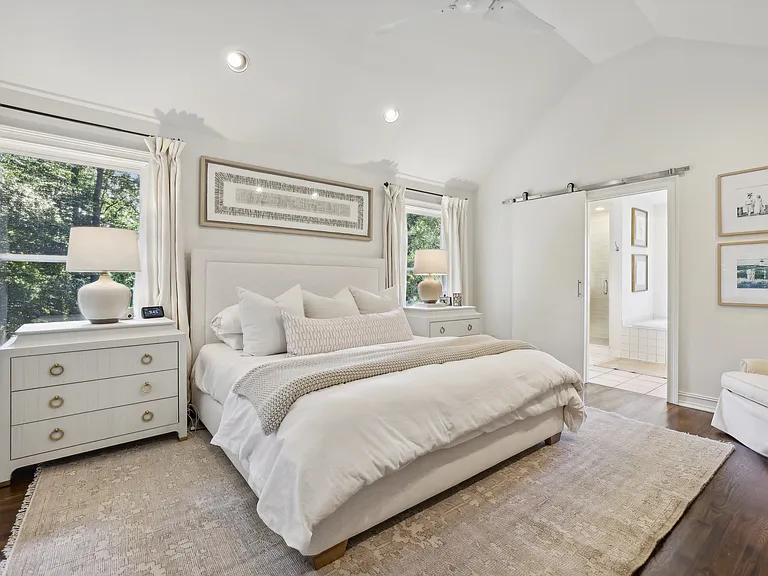 2325 Pine Grove Dr NW — Photo 9
