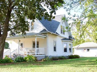 214 W Des Moines St, Brooklyn, IA 52211