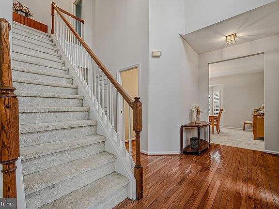 4th image of 36 Palo Ln