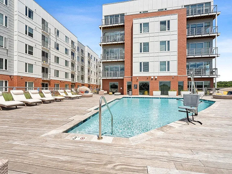 The Waterford At Rocketts Landing — Photo 20