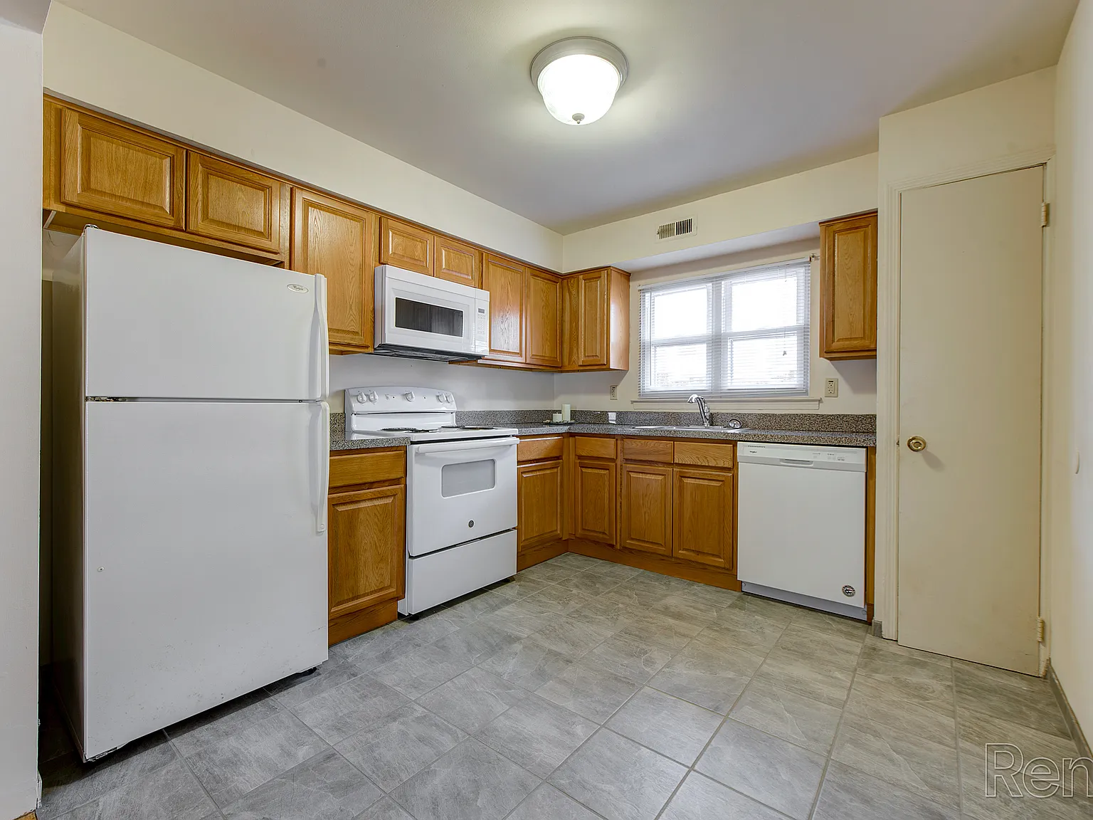 Olde Forge East Apartments & Townhomes — Photo 2