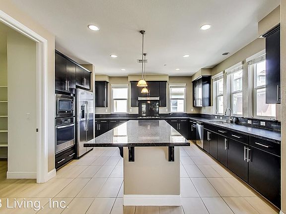3rd image of 1082 Gaviota Ter