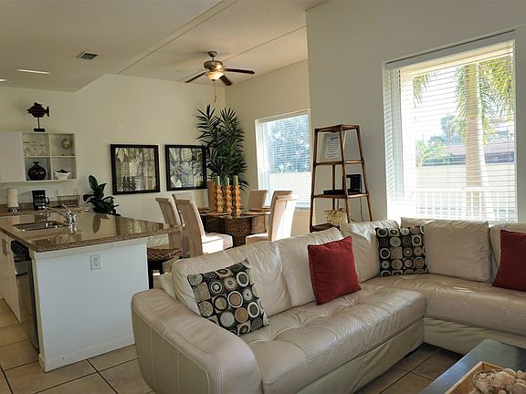 5th image of 5909 Padre Blvd #105