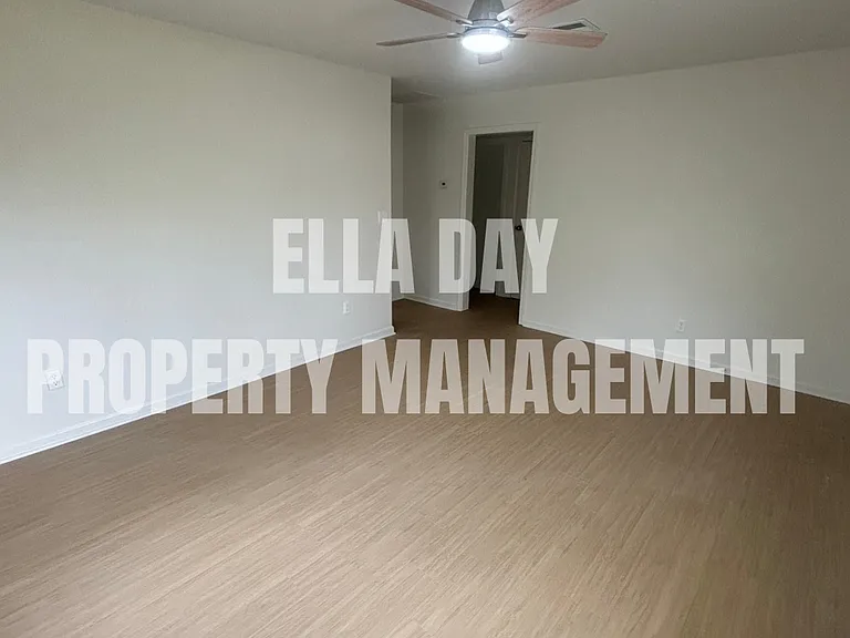 550 N Sheridan St — Photo 3