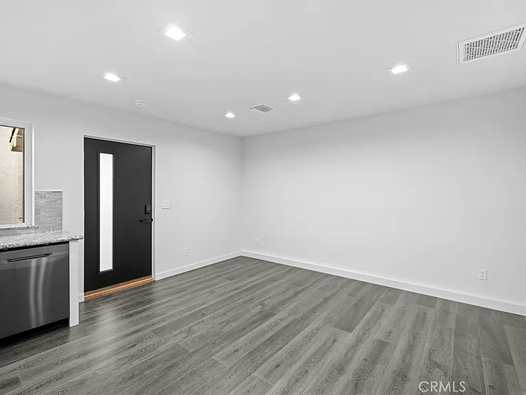 915 Cornell — Photo 4