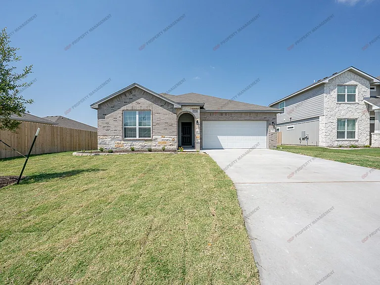 711 Friars Landing Dr — Photo 2