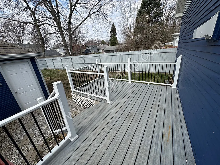2403 N Clinton St — Photo 17