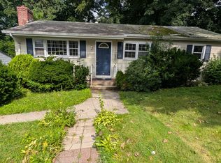 7 Hemlock St, West Haven, CT 06516