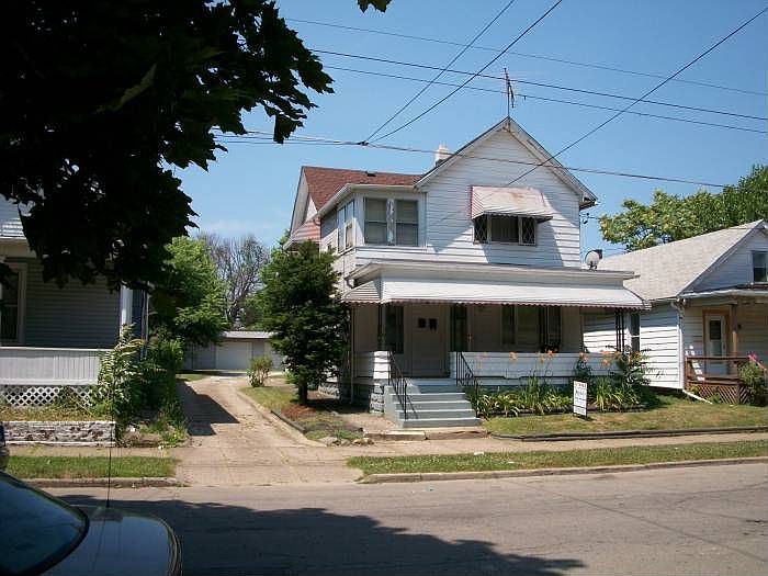 632 E 9th