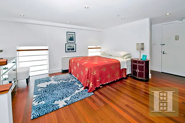 Rented by Halstead Real Estate | media 35