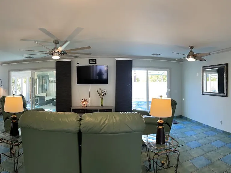 27209 Lakehurst Ave — Photo 3