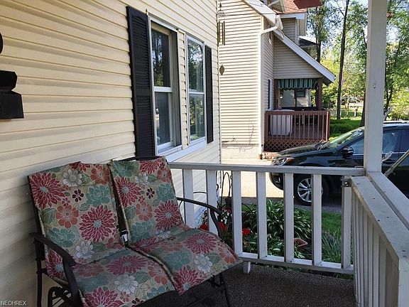 4th image of 350 The Brooklands Ave