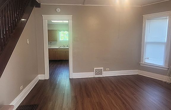 4th image of 809-811 Main St