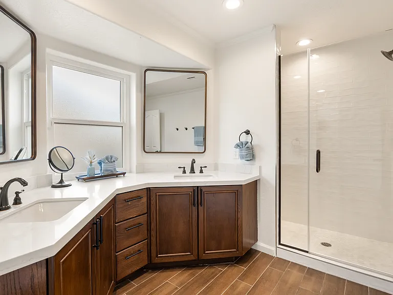 Master Suite Bathroom