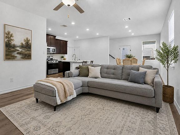 2nd image of 116 Gracie Way